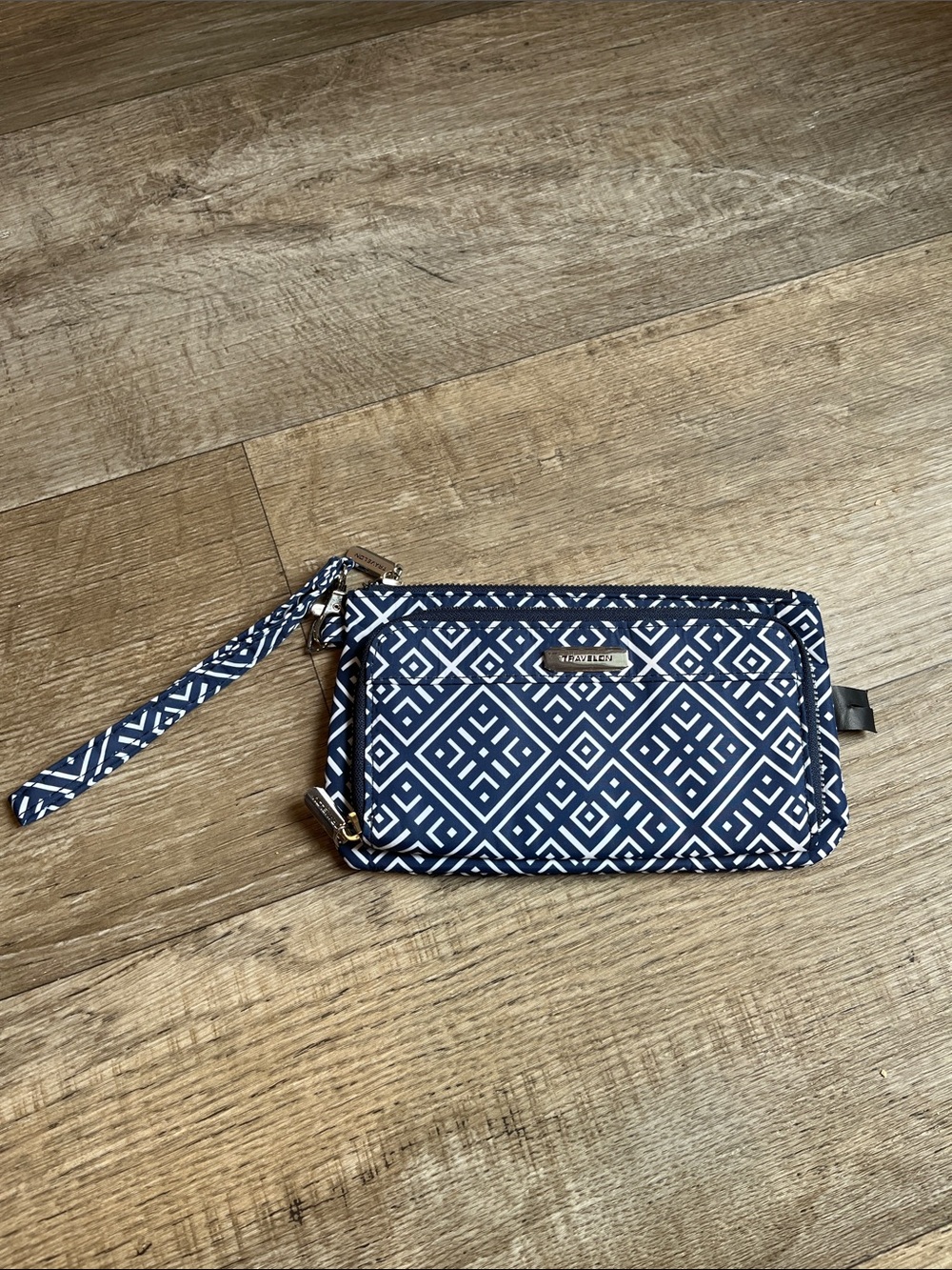 Navy White Geometric Wristlet